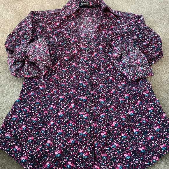 Floral button up - Picture 1 of 3